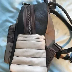Loungefly Disney Star Wars The Last Jedi Rebel Rey Women’s Backpack and Wallet Loungefly Disney Star Wars The Last Jedi Rebel Rey Zip  main image 4